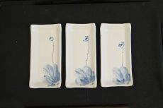 Teller (K), weiss mit Blumendekor, rechteckig