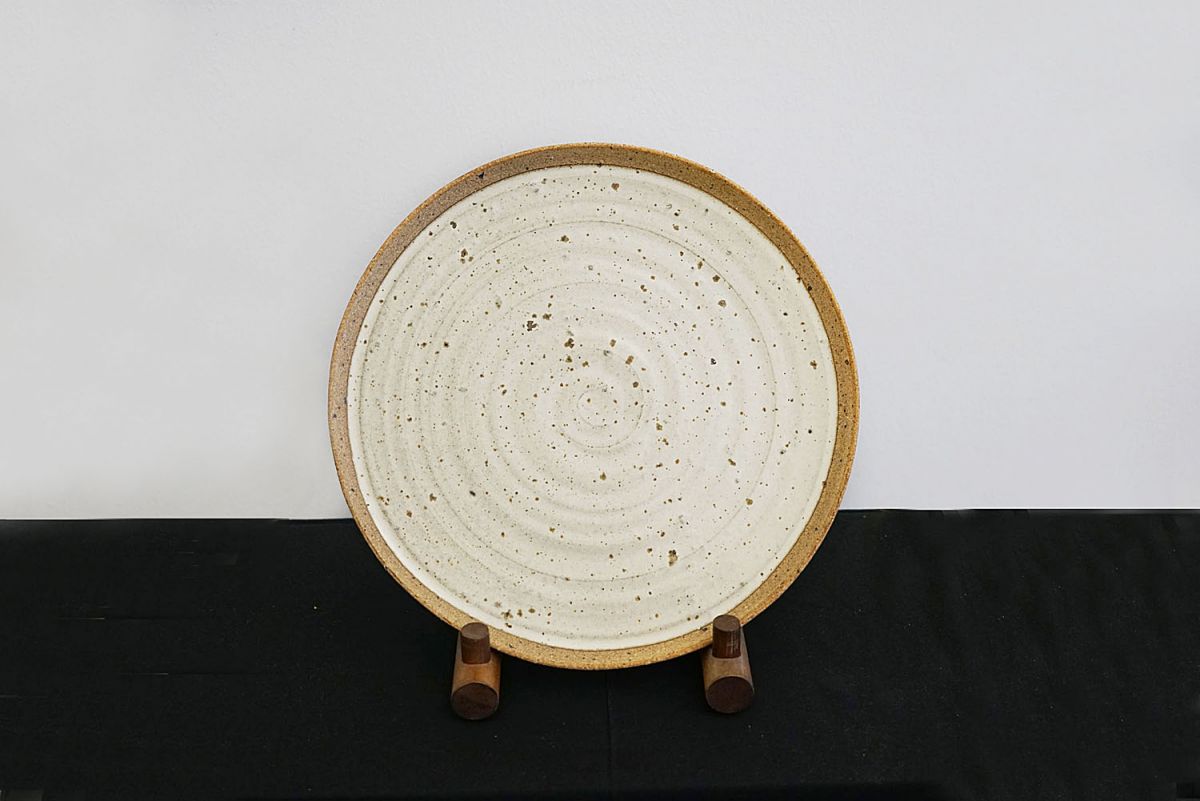 Round Plate, White Cream