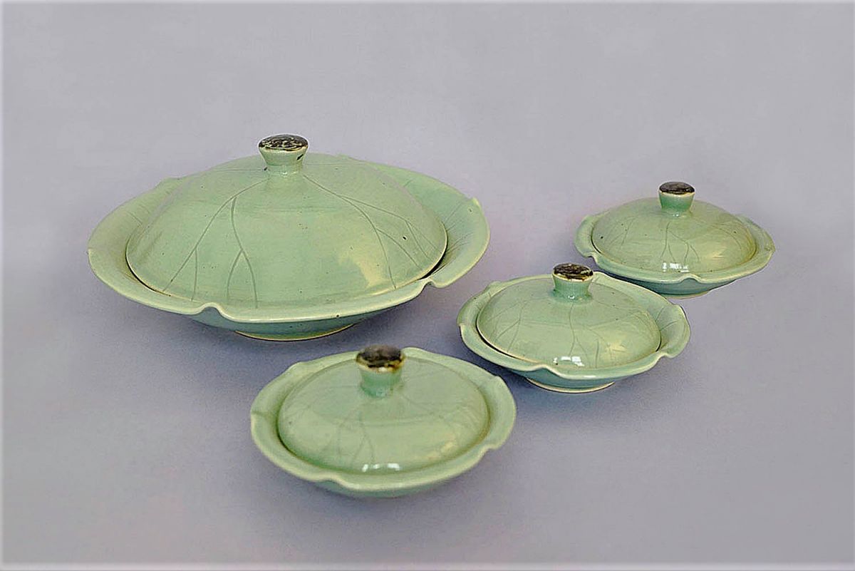Bowls with Lids, 4 sets, Celadon