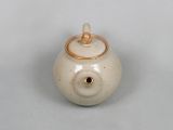 Small Teapot, Beige with Gold deko.