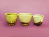 Teetasse mit Wellenmuster