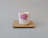 Keramische Espressotasse in Weiß mit floraler Struktur